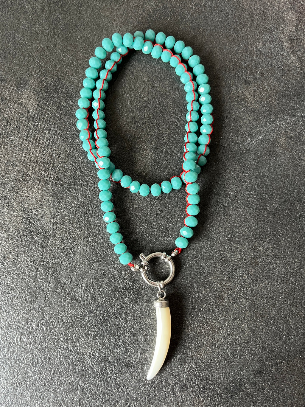 Collar colmillo