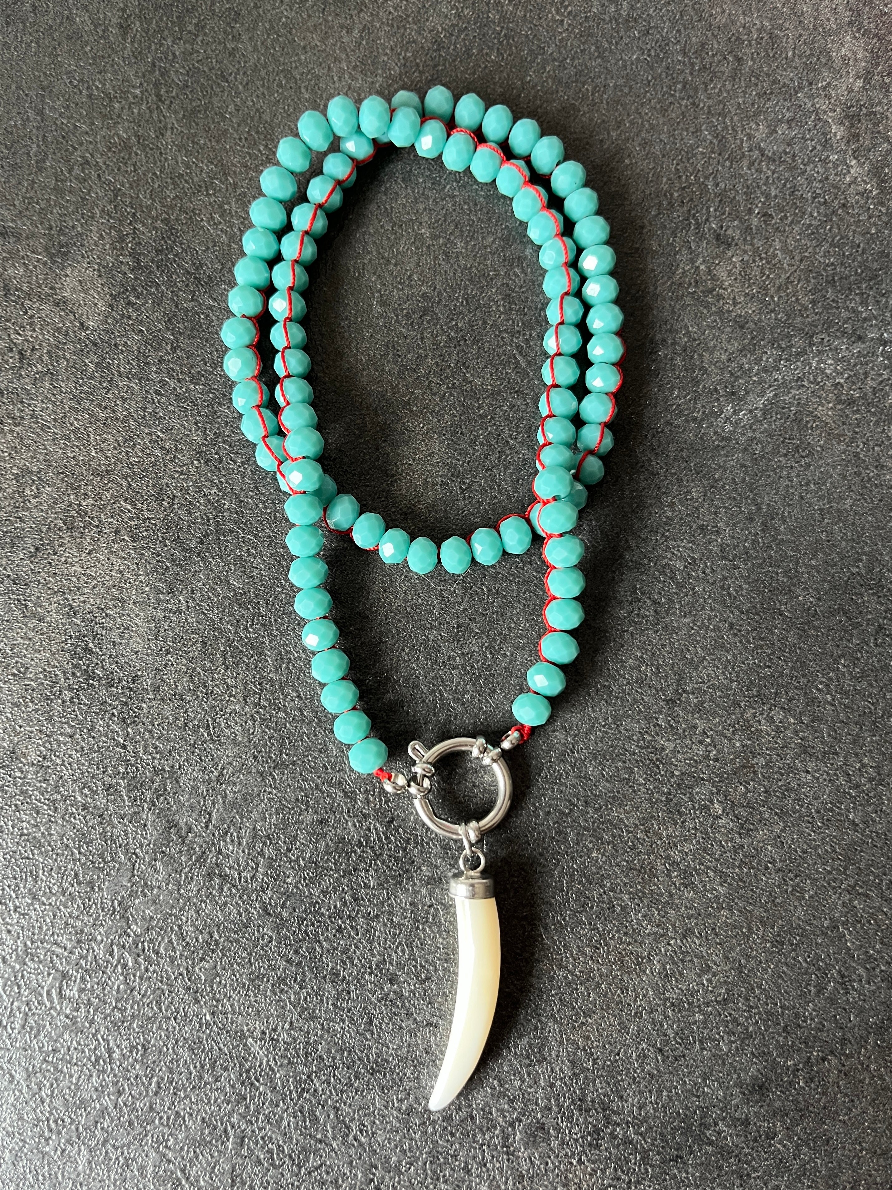 Collar colmillo